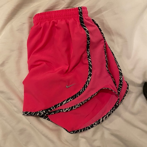 VINTAGE Nike dri-fit pink running shorts - Picture 2 of 4